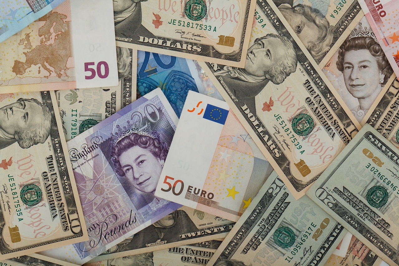 Foreign currency notes and exchange services